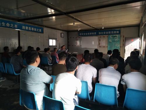 掘進(jìn)公司紅柳林項目部圍繞安全進(jìn)行“大反思、大排查、大整頓”